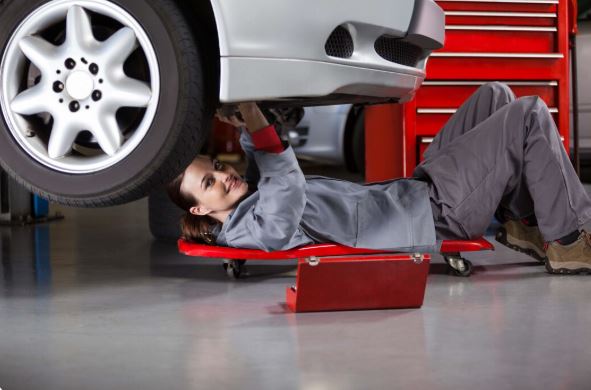 Car Jack vs Jack Stands: What You Need to Know Before Working on Your Car